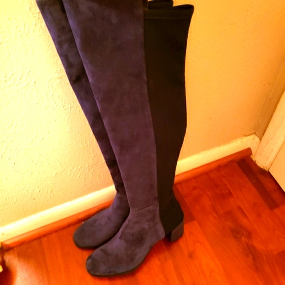 Stuart Weitzman Navy Over The Knee Boots. Size 9 - Floor Model! - Picture 6 of 7